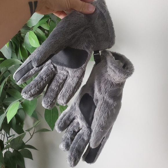 HEAD Gray Fuzzy Gloves SENSATEC Women's Large Winter Gloves - Picture 1 of 6